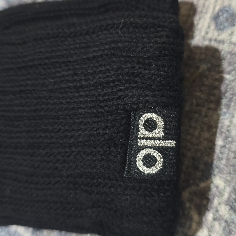 ALO Yoga Scrunch Sock Unisex - Black - Medium - Two Pairs - Picture 8 of 8